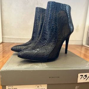 Like new!! BCBGMaxAzria Wore once only.